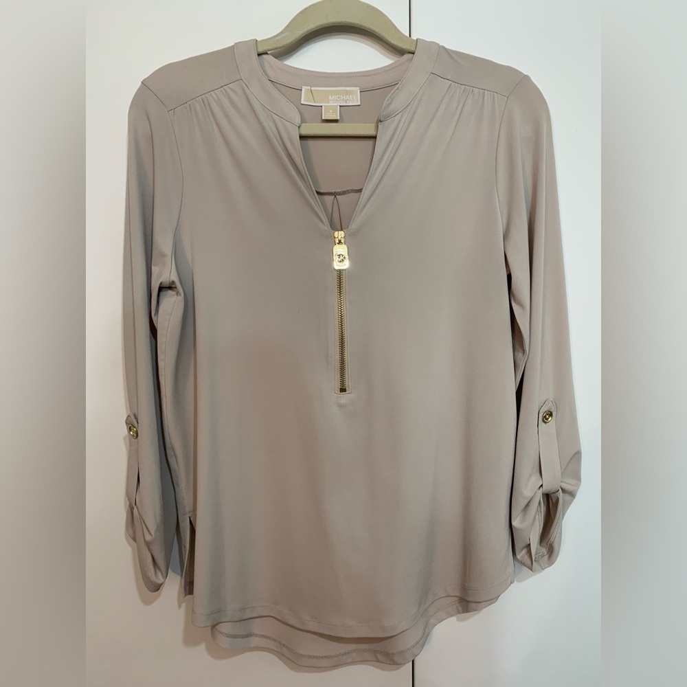 Michael Kors taupe silky work blouse front zip size S NWOT 3/4 inch sleeves